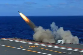 我军航母动了？山东舰穿越台海南下，向南海国家传达信号？图片