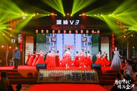 看中秋村晚，游荷美金湖，这个宝藏小城爱了爱了图片