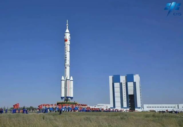 神舟二十号飞船疑似遭撞击！太空碎片有多可怕？神舟二十二待命中