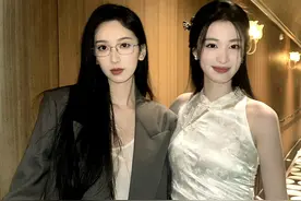 "刘令姿：闺蜜力MAX，挡风挡雨还挡裙摆，这闺蜜我粉了！"图片