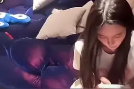 黄子韬直播时责备徐艺洋太短，“我不喜欢你露腿”，徐艺洋：我穿了打底，是你角度问题图片