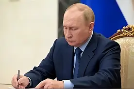 普京亲自下令改名，斯大林格勒5个字，竟重现俄罗斯土地上图片