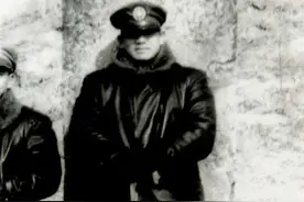 胡琏陷入华野重围，粟裕登上山头大吃一惊：11师哪来的这么多碉堡图片