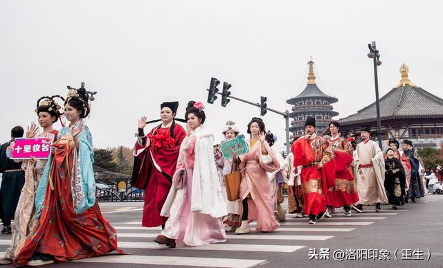 汉服攻占洛阳！满城穿越的“神都”拿捏了年轻人的终极嗨点