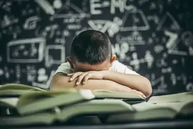 泰国学生日均学习时长全球最多！？约9.3小时图片