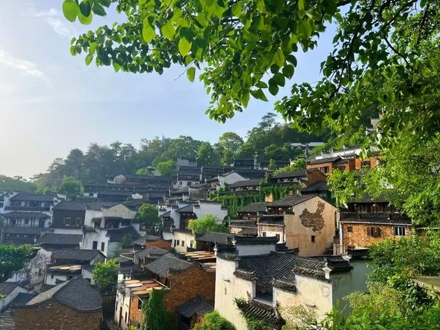 清明小假期不知去哪？来婺源看最美的乡村，把春天都锁在油菜花里