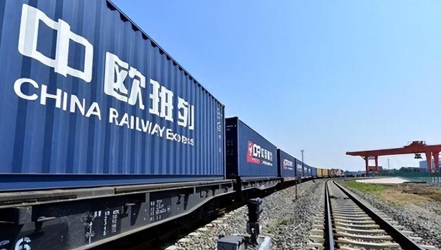 中欧班列被卡整整13天，中国反应十分神速	，北极航线早已启动？