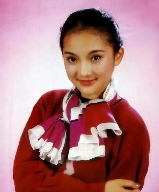 钱再多有什么用？51岁周迅的现状，给所有中年女性提了个醒