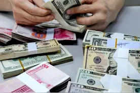 1吨黄金，1吨美元，1吨人民币，若能三选一的话，聪明人选哪个？图片