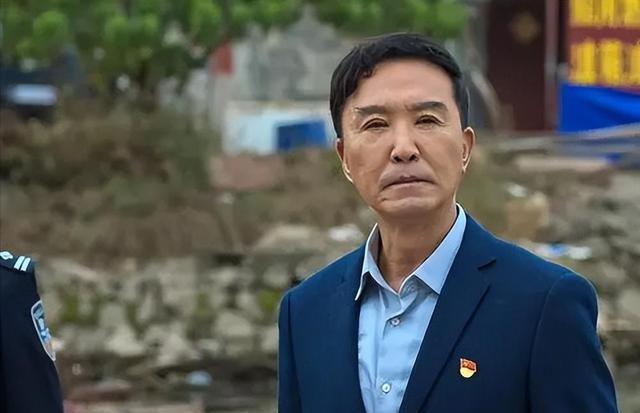 原来不是演的！这5位演员竟然全是真警察，最后一位还是“警花”