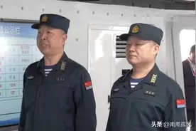 8万余吨的福建舰，级别有多高？你看舰长、政委的军衔就明白了图片