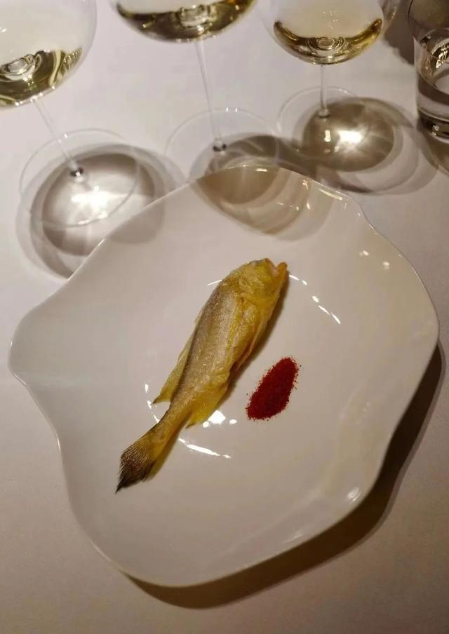 孕妇可以吃花胶杏仁露 2026年孕妇可以食花胶吗