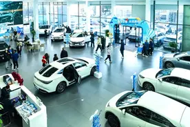 抓紧办！汽车以旧换新补贴申请须在明年1月10日前提交图片