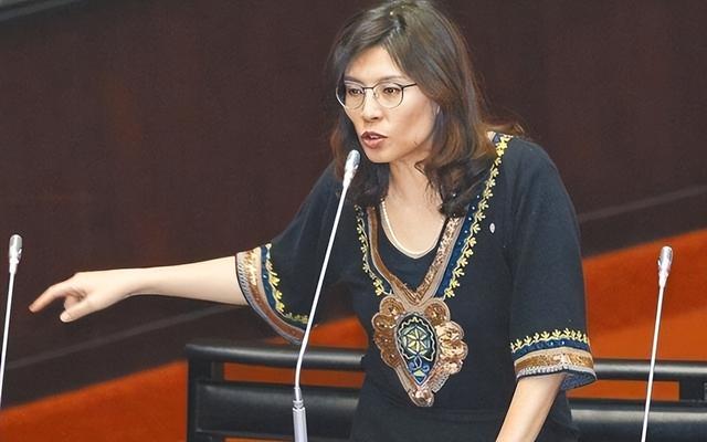 赖清德发出警告，郑丽文决心访陆！公开宣称：台湾人就是中国人！