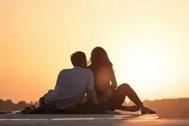 结婚5年没生育，妻子参加同学会后意外怀孕，事情反转让丈夫崩溃图片