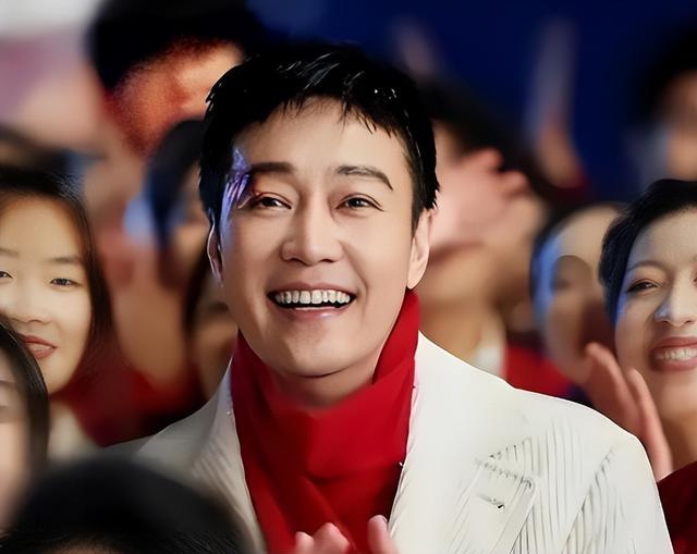 离春节不到2月，52岁辛柏青高调传出喜讯，朱媛媛终于可以放心了