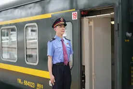 中越国际旅客列车5月25日起恢复开行图片