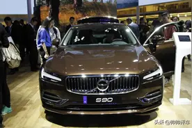 30万买什么车最有排面？B B A都上榜了，而它绝对是不二之选！图片