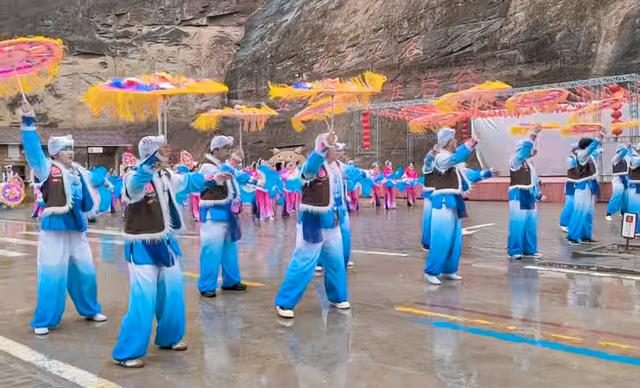 志丹猫巷峡谷五一假期：惠民赋能民俗出彩 人气口碑双丰收