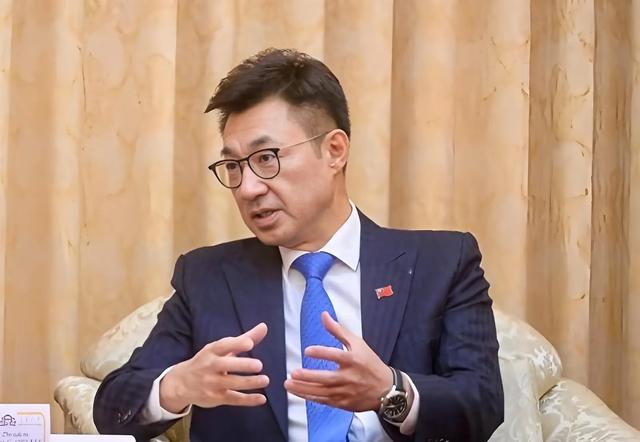 大陆一锤定音，美武器禁止入台，赖清德天塌了	，国民党4人现原形