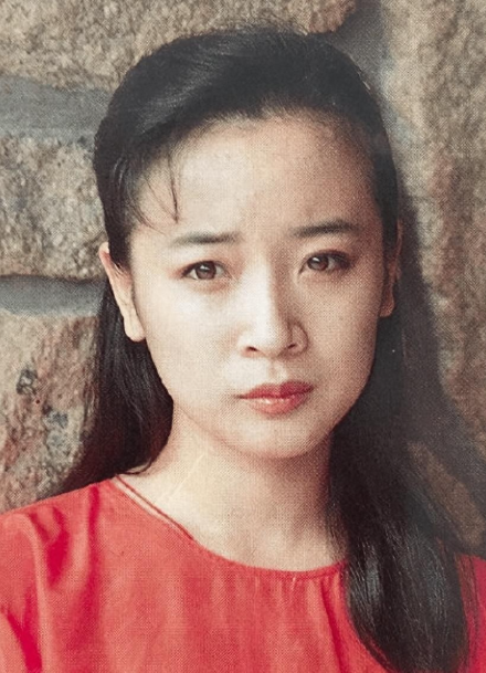国家一级女演员的她，多次给丈夫戴绿帽，为何丈夫重病都不离婚？