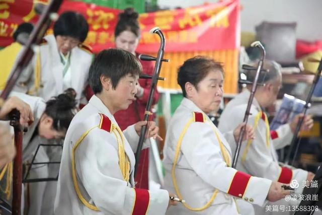 金秋三岔河:荷韵传情颂美景 孝亲敬老暖桑榆