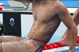 荷兰队透视泳装，女运动员都尴尬的脸红了，网友：害羞游的快图片