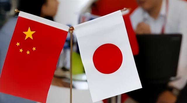 高市硬刚到底，要将中国高官驱逐出境？中方以牙还牙，日本破防了