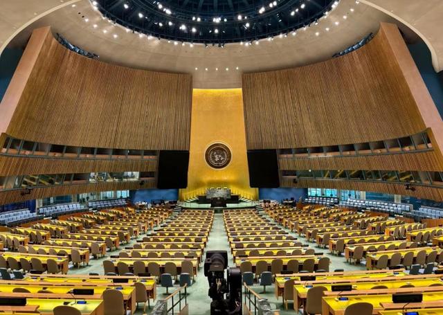 高市早苗拒绝认错，乌克兰派人飞来北京，带来一个中方想要的承诺