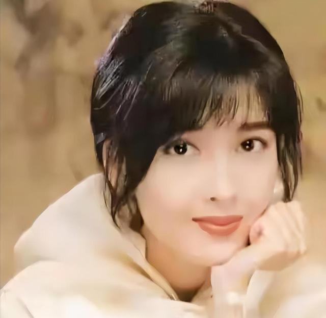 被戴8次绿帽子，后又捉奸在床，这就是我们“玉女”守卫的爱情？