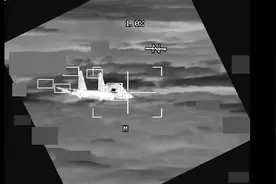 3米极限拦截，美军轰炸机深夜闯南海冲向山东舰：歼11开加力杀出图片