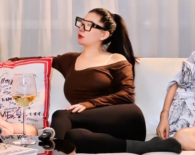 分手8年	，自曝私密事的Coco，没给谢贤留体面，原来谢霆锋没说谎