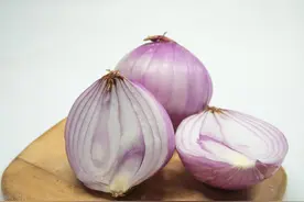 洋葱能抗肿瘤？坚持每天生吃洋葱，有什么好处？早知早受益图片