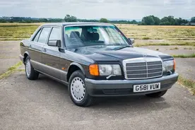 90年代街头曾驶过的百万级豪车，哪一款最经典？图片