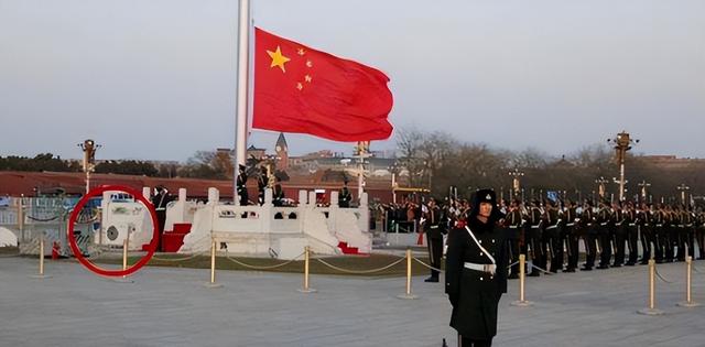 天安门旗台下为啥要装一台空调？明明哨兵都享受不到，看完才明白
