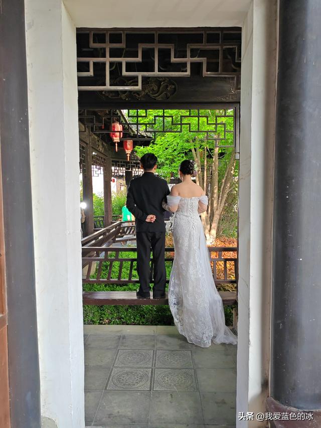 闲逛菏泽市老城曹州。这里的慎思园成了婚纱照的网红天堂了