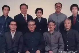 1985年，马三立与班德贵、王世臣等人合影，杨少华为何也能坐前排图片