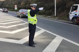 云南多地车流人流增大！最新“避堵攻略”→图片