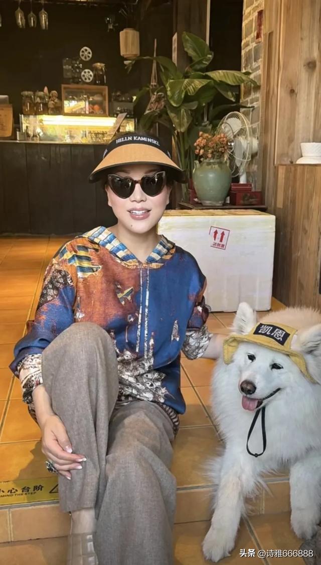 吕良伟杨小娟携汪诗诗和她的一双儿女大理旅游，一起享受田园时光