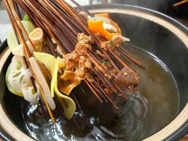 周末就冲！成都出发40min直达浪漫小城，喂海鸥逛古寺！