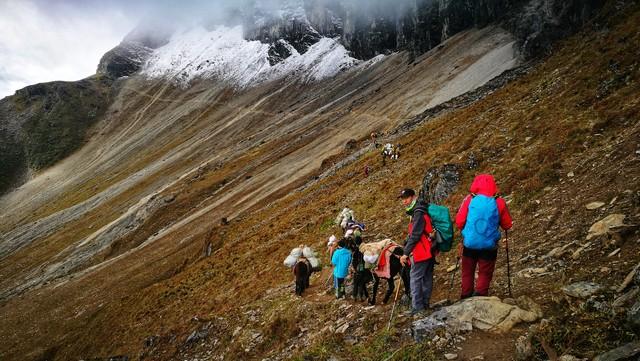昨天崂山发生的坠崖事故