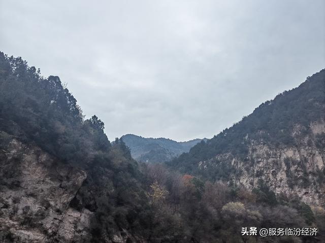 立冬时节的霍州七里峪，山间已透出清冽的冬意