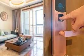 指纹锁这么方便，为什么有的人却坚持不用，吃过一次亏才知道图片