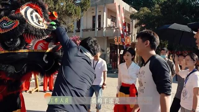 央媒发文，38岁赵丽颖高调官宣喜讯，全网恭喜，终于等到这一天