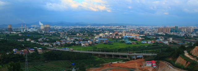 梅城西郊发现俯瞰梅城的最佳景点，一眼可见皇家名典金沙湾千佛塔