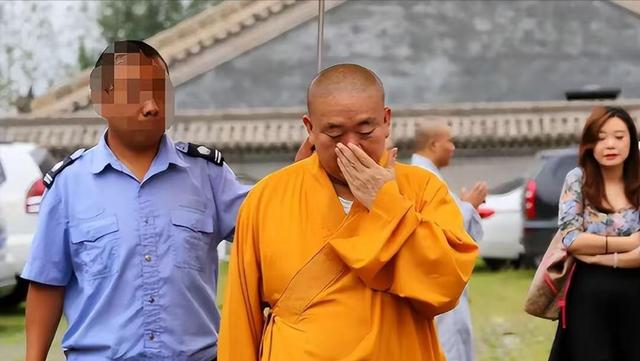 李湘也没想到，释永信被查第10天，恶心的一幕出现还牵连王诗龄
