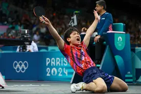 太狂妄！张本智和4-3击败林诗栋，高兴得摇头跳舞，表情嚣张至极图片