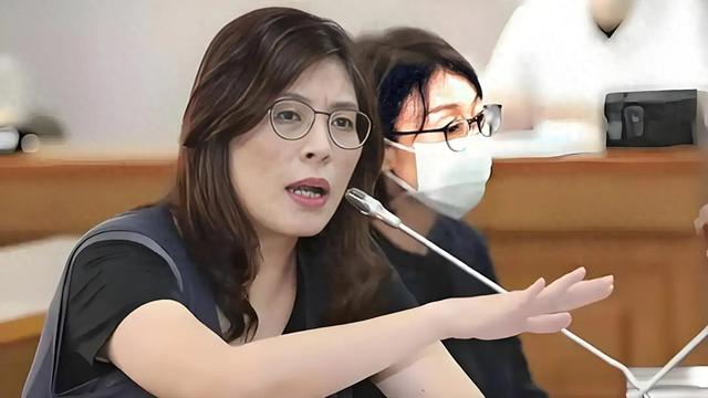 郑丽文赴大陆前，国台办先送2句话，洪秀柱已行动，两岸共谋统一