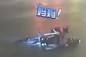 摔倒暴雨中轮椅妈妈的后续：爸爸是军人，爷爷已经80余岁行动不便图片