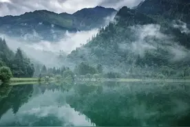 超级飞花令青山49句，我见青山多妩媚，料青山见我应如是图片